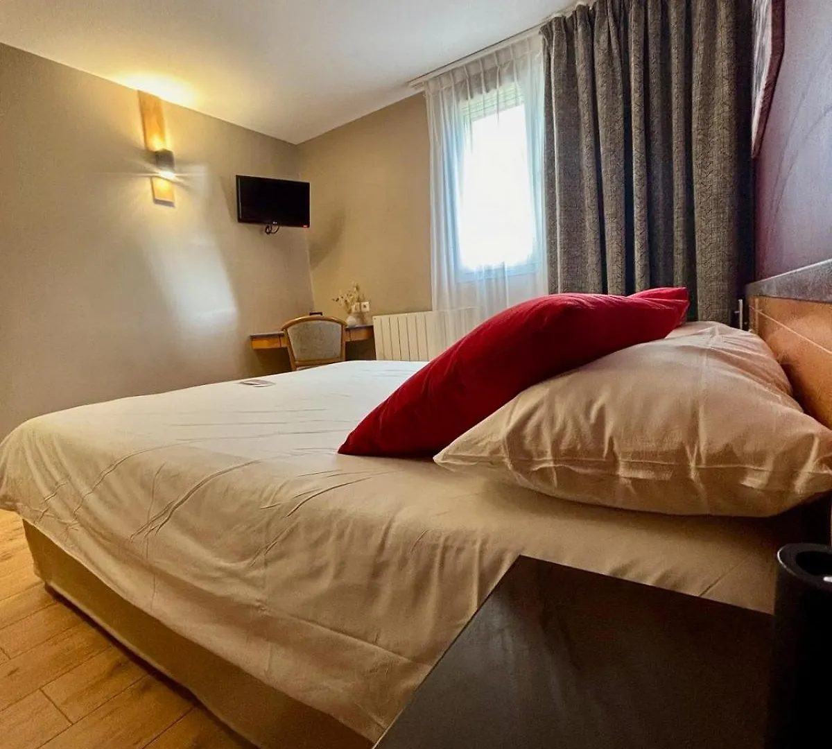 Hotel Les Arches contacts